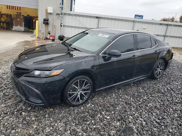 4T1G11AKXMU416536 2021 TOYOTA CAMRY - Image 1