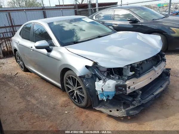4T1G11AKXMU417976 2021 TOYOTA CAMRY - Image 1