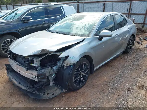 4T1G11AKXMU417976 2021 TOYOTA CAMRY - Image 2