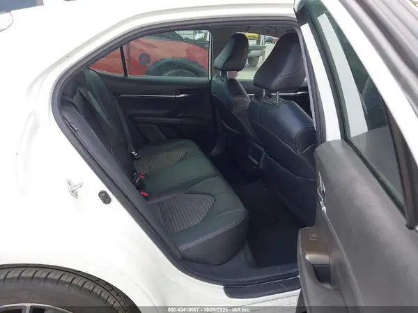 4T1G11AKXMU418111 2021 TOYOTA CAMRY - Image 8