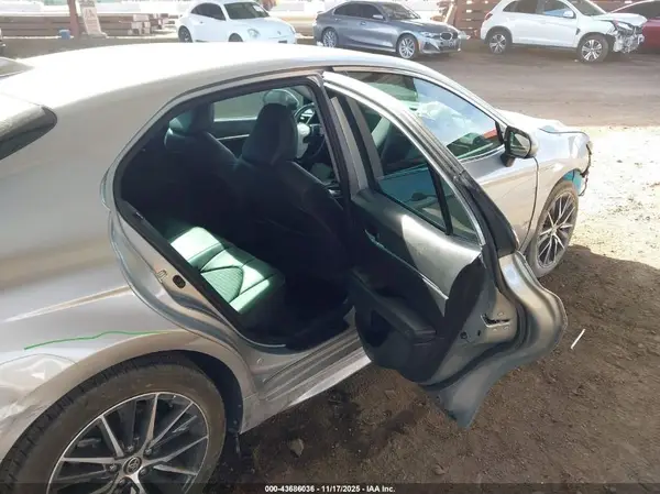 4T1G11AKXMU422904 2021 TOYOTA CAMRY - Image 8