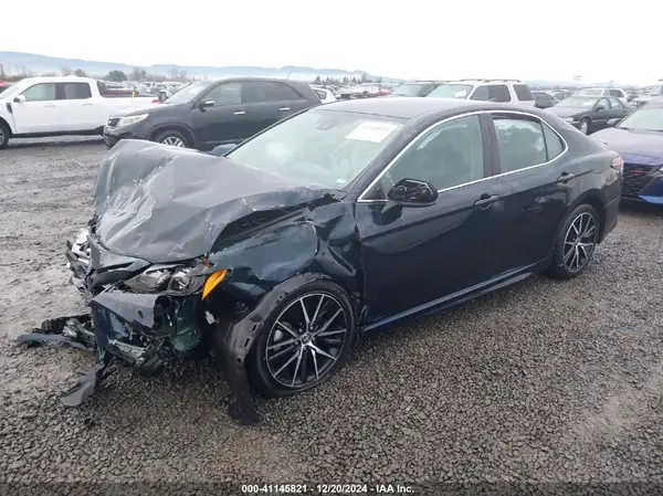4T1G11AKXMU426435 2021 TOYOTA CAMRY - Image 2