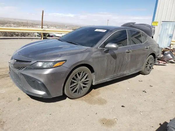 4T1G11AKXMU427228 2021 TOYOTA CAMRY - Image 1