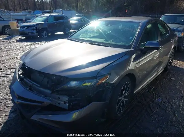 4T1G11AKXMU429447 2021 TOYOTA CAMRY - Image 2
