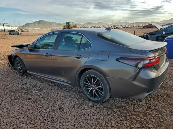 4T1G11AKXMU432977 2021 TOYOTA CAMRY - Image 2