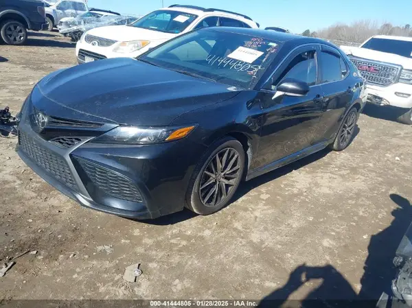 4T1G11AKXMU435555 2021 TOYOTA CAMRY - Image 2