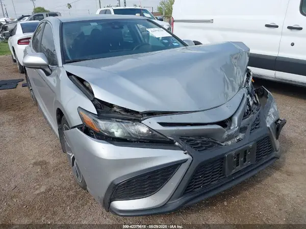 4T1G11AKXMU436446 2021 TOYOTA CAMRY - Image 1