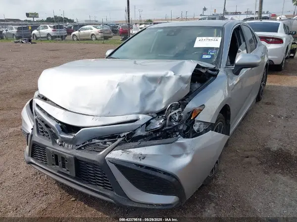 4T1G11AKXMU436446 2021 TOYOTA CAMRY - Image 2