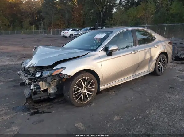 4T1G11AKXMU438021 2021 TOYOTA CAMRY - Image 2