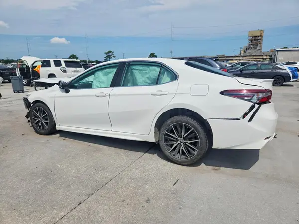 4T1G11AKXMU438049 2021 TOYOTA CAMRY - Image 2