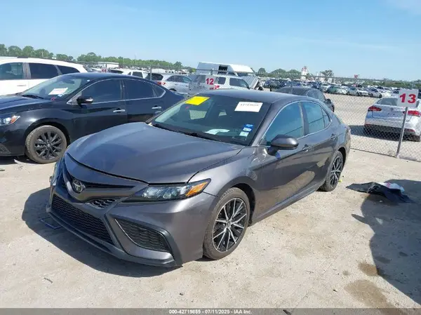4T1G11AKXMU453716 2021 TOYOTA CAMRY - Image 2