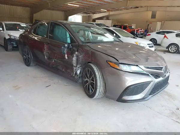 4T1G11AKXMU455532 2021 TOYOTA CAMRY - Image 1