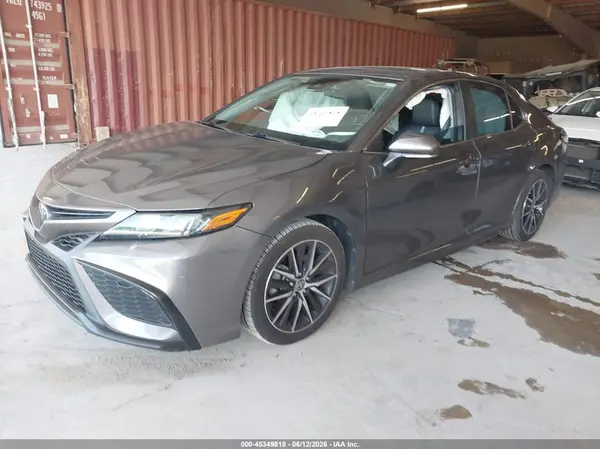 4T1G11AKXMU455532 2021 TOYOTA CAMRY - Image 2