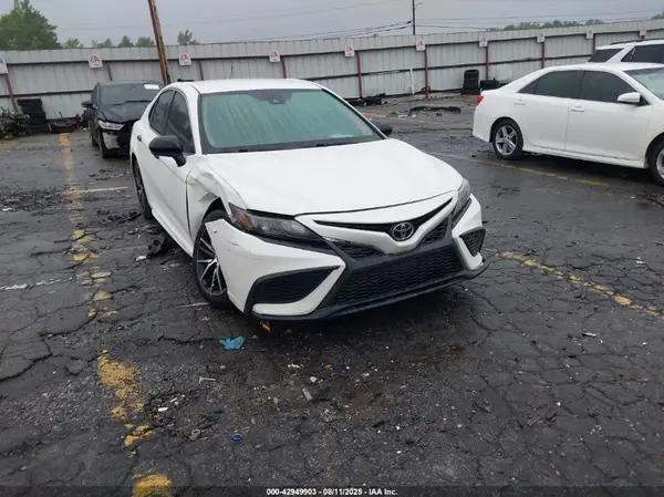 4T1G11AKXMU456910 2021 TOYOTA CAMRY - Image 1