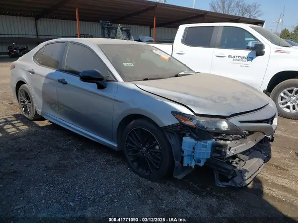 4T1G11AKXMU458396 2021 TOYOTA CAMRY - Image 1