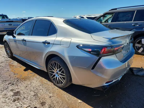 4T1G11AKXMU463887 2021 TOYOTA CAMRY - Image 2