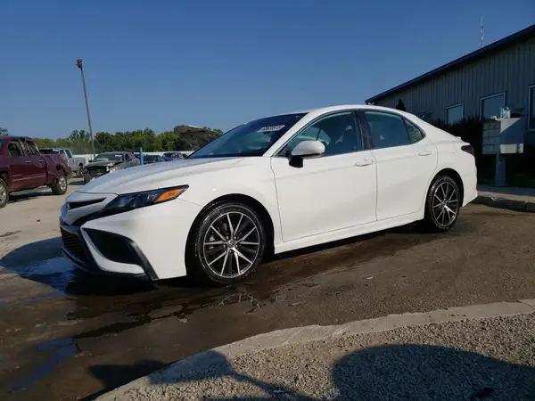 4T1G11AKXMU465400 2021 TOYOTA CAMRY - Image 1
