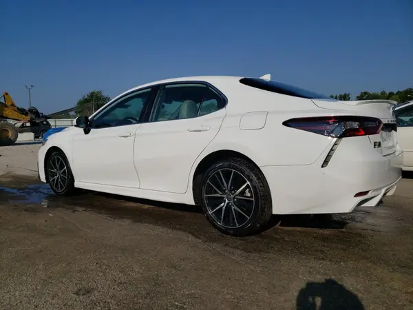 4T1G11AKXMU465400 2021 TOYOTA CAMRY - Image 2