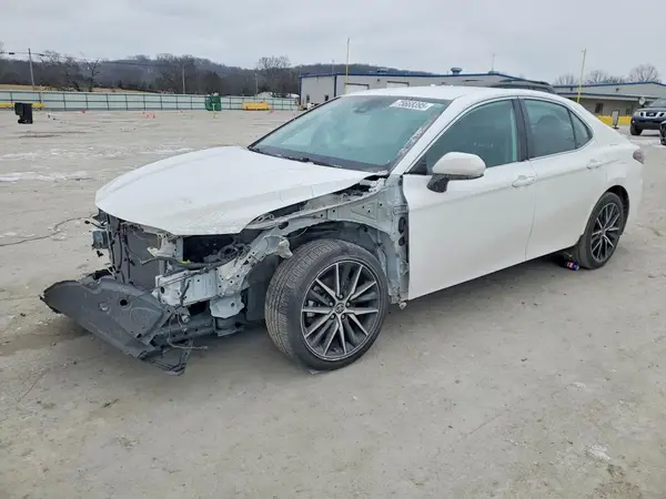 4T1G11AKXMU466031 2021 TOYOTA CAMRY - Image 1
