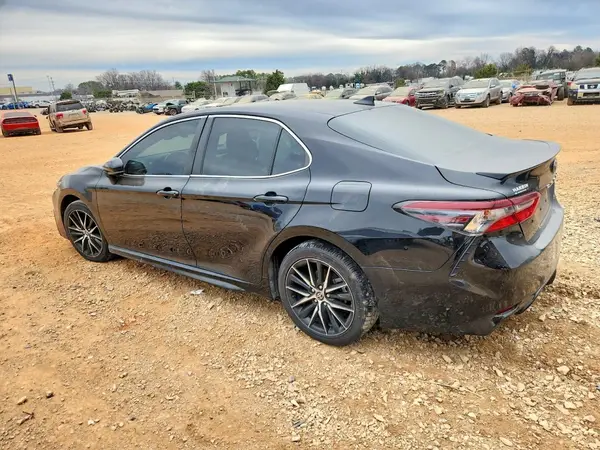 4T1G11AKXMU470631 2021 TOYOTA CAMRY - Image 2
