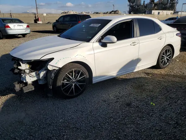 4T1G11AKXMU471097 2021 TOYOTA CAMRY - Image 1