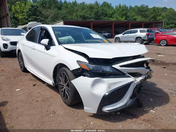 4T1G11AKXMU475943 2021 TOYOTA CAMRY - Image 1