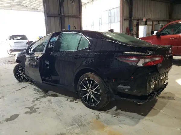 4T1G11AKXMU477921 2021 TOYOTA CAMRY - Image 2