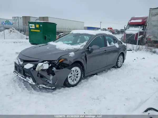 4T1G11AKXMU482620 2021 TOYOTA CAMRY - Image 2