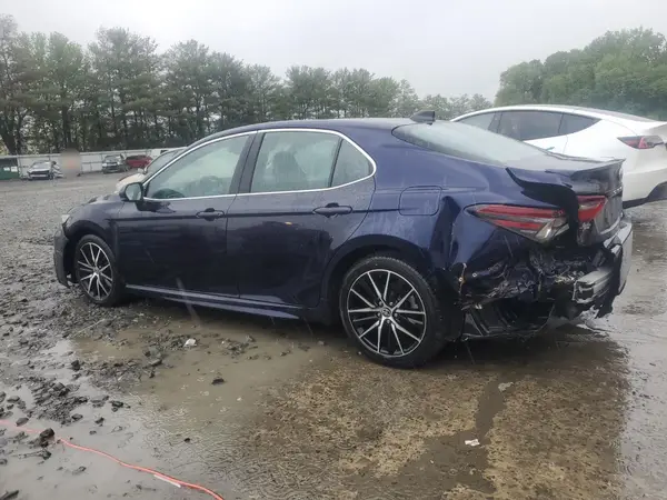 4T1G11AKXMU483511 2021 TOYOTA CAMRY - Image 2