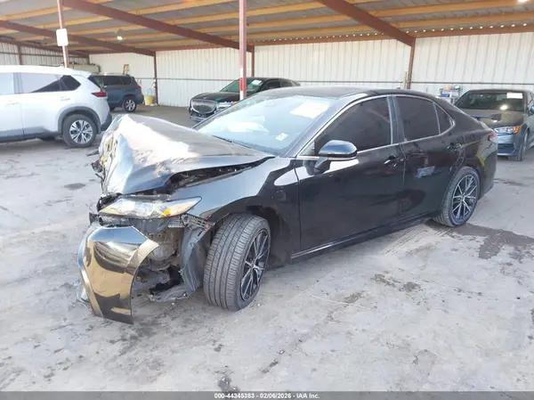 4T1G11AKXMU487364 2021 TOYOTA CAMRY - Image 2