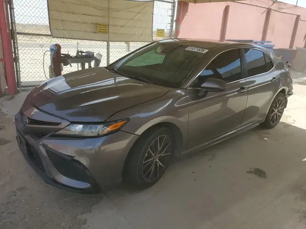 4T1G11AKXMU490815 2021 TOYOTA CAMRY - Image 1