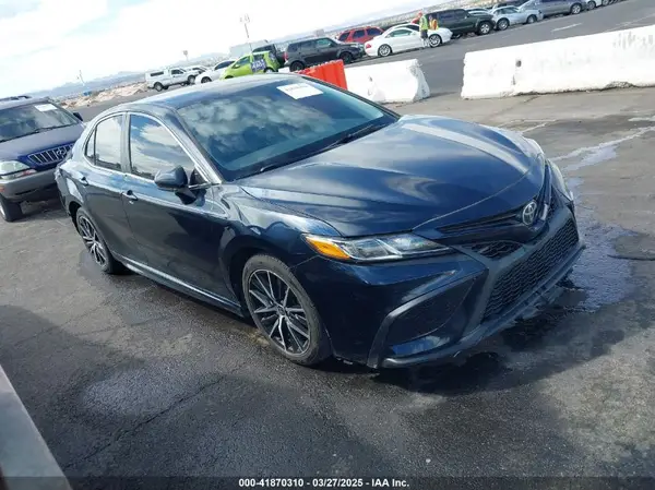4T1G11AKXMU491351 2021 TOYOTA CAMRY - Image 1