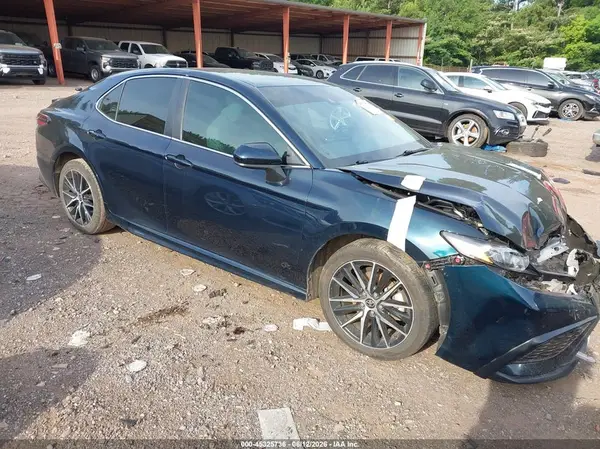 4T1G11AKXMU498042 2021 TOYOTA CAMRY - Image 1