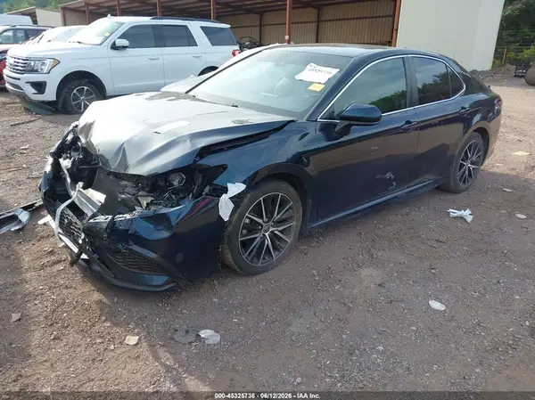 4T1G11AKXMU498042 2021 TOYOTA CAMRY - Image 2