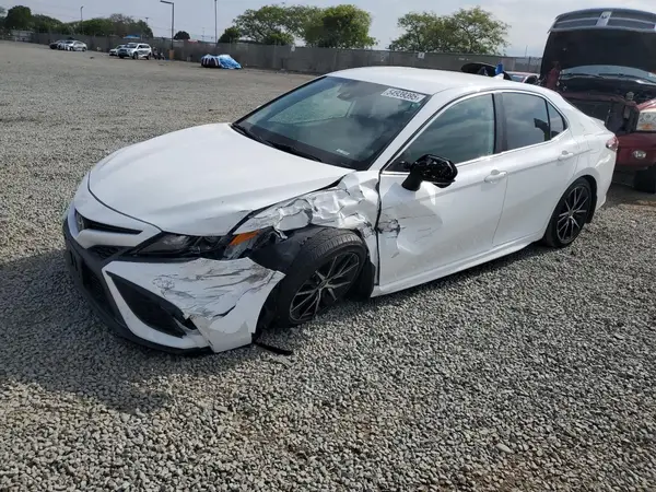 4T1G11AKXMU498218 2021 TOYOTA CAMRY - Image 1