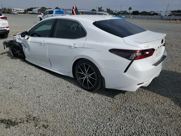 4T1G11AKXMU498218 2021 TOYOTA CAMRY - Image 2