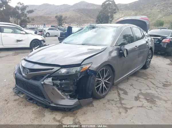 4T1G11AKXMU512277 2021 TOYOTA CAMRY - Image 2