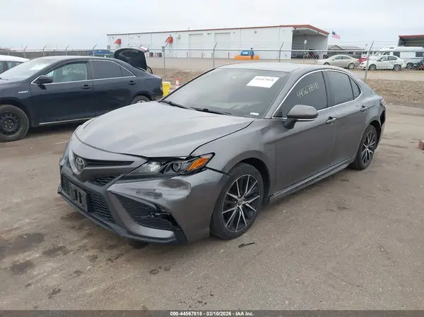 4T1G11AKXMU514823 2021 TOYOTA CAMRY - Image 2