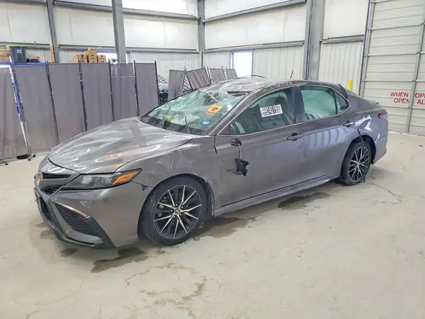 4T1G11AKXMU516250 2021 TOYOTA CAMRY - Image 1