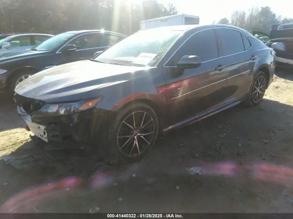 4T1G11AKXMU517026 2021 TOYOTA CAMRY - Image 2