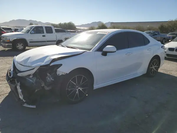 4T1G11AKXMU521593 2021 TOYOTA CAMRY - Image 1