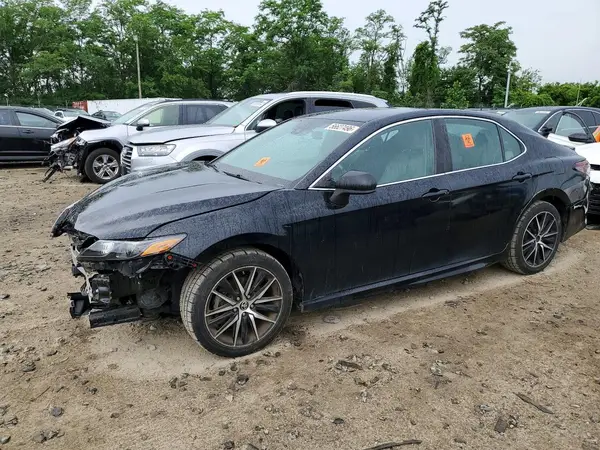 4T1G11AKXMU521688 2021 TOYOTA CAMRY - Image 1