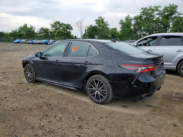 4T1G11AKXMU521688 2021 TOYOTA CAMRY - Image 2