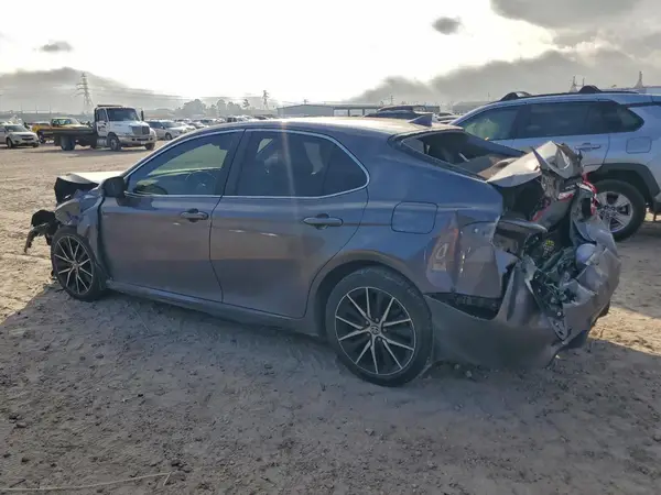 4T1G11AKXMU538149 2021 TOYOTA CAMRY - Image 2