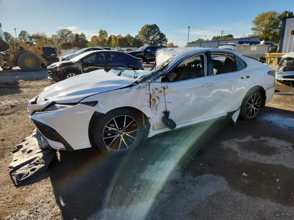4T1G11AKXMU538216 2021 TOYOTA CAMRY - Image 1