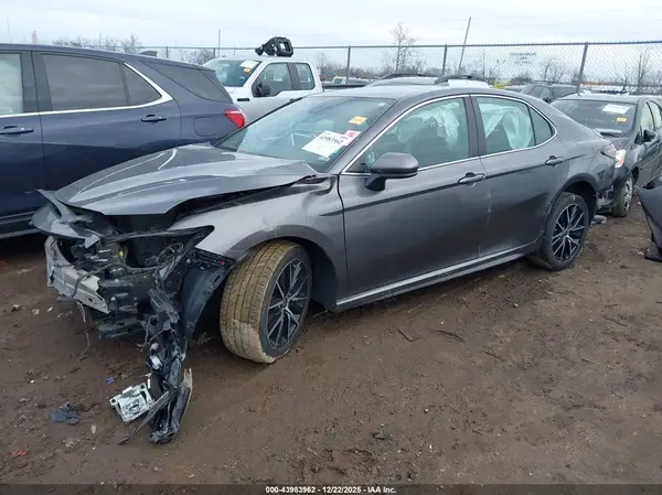 4T1G11AKXMU538796 2021 TOYOTA CAMRY - Image 2