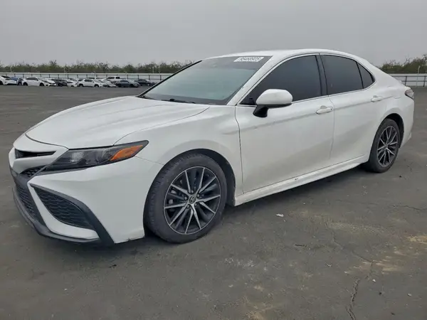 4T1G11AKXMU539897 2021 TOYOTA CAMRY - Image 1