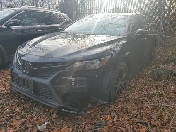 4T1G11AKXMU542184 2021 TOYOTA CAMRY - Image 1