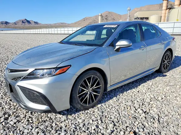 4T1G11AKXMU543304 2021 TOYOTA CAMRY - Image 1