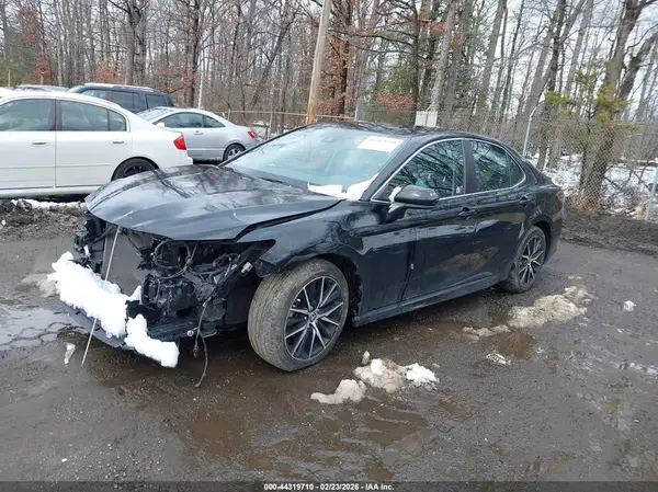 4T1G11AKXMU549085 2021 TOYOTA CAMRY - Image 2